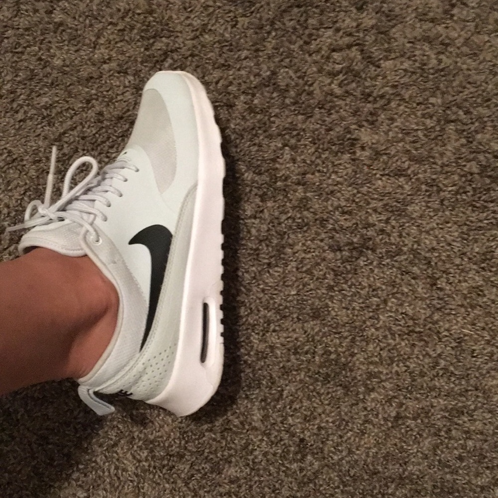 Women’s size 8 Nike air max